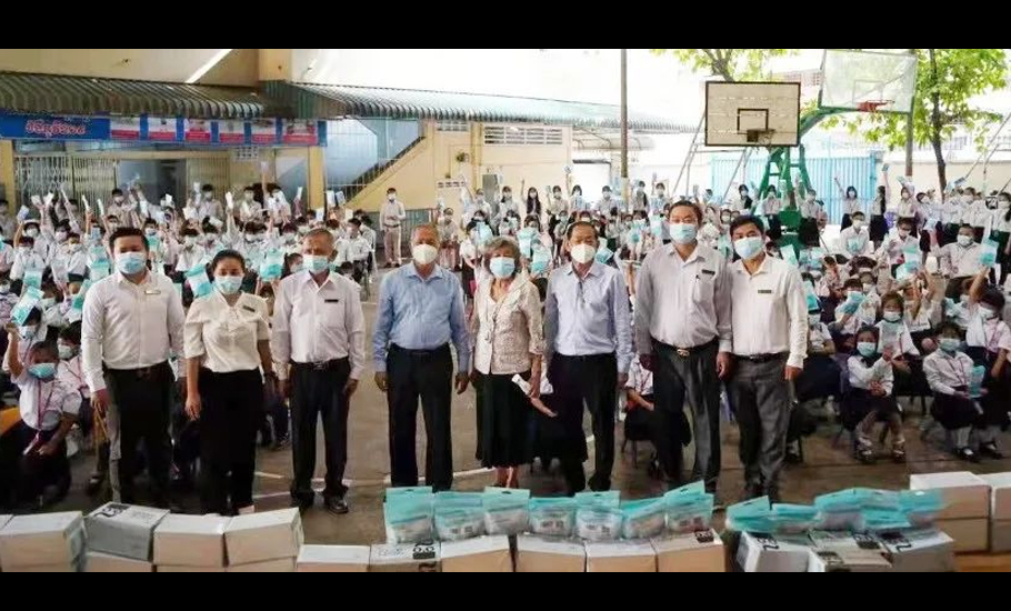 【抗疫】總會抗疫志願團組織協調向柬埔寨端華學校捐赠口罩